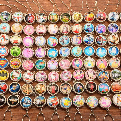 卡通儿童翻盖可旋转创意项链挂表