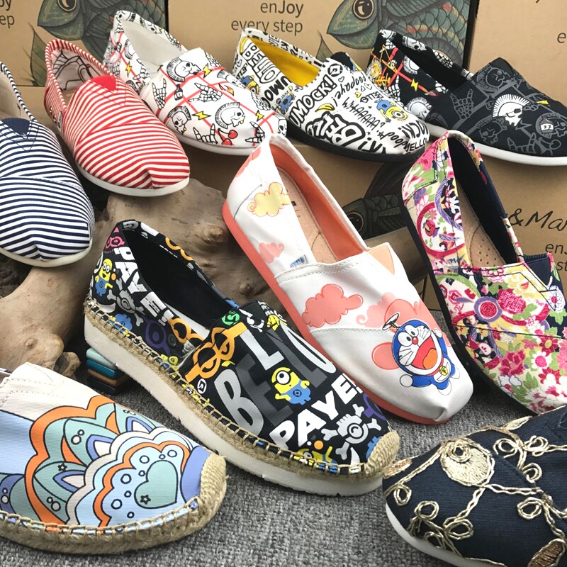 专柜正品玛丽女鞋春夏款涂鸦休闲帆布鞋一脚蹬女鞋懒人鞋61826W
