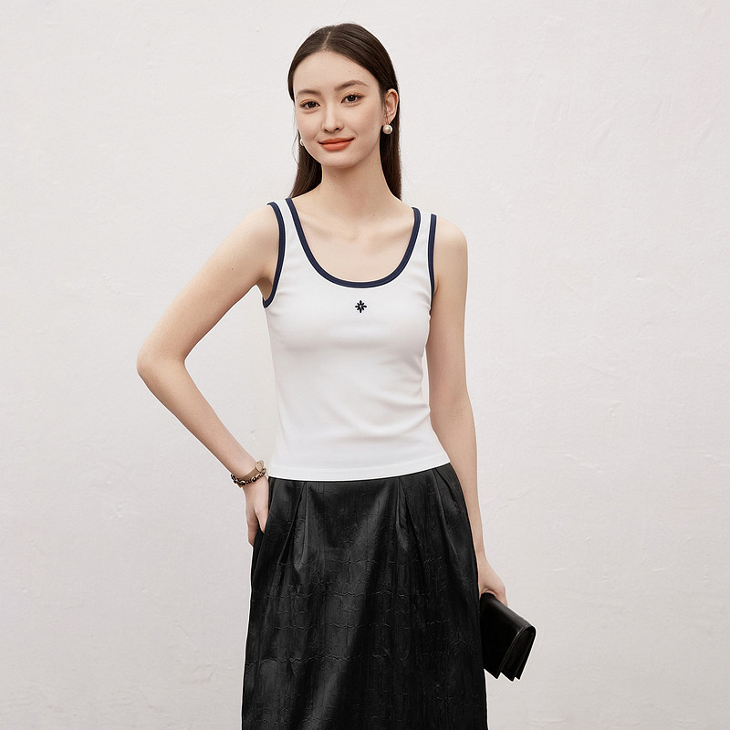 XG雪歌26夏款撞色边U领吊带背心女修身显瘦内搭上衣XM222523A891