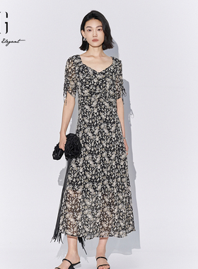 XG雪歌2025夏新款法式浪漫V领碎花雪纺连衣裙女短袖XL204565B806