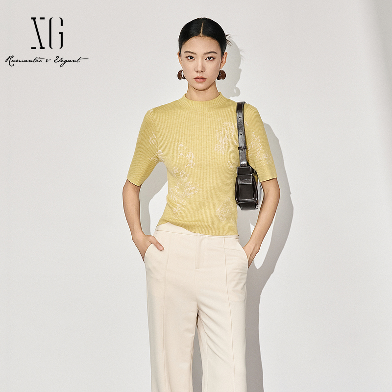 XG雪歌2025秋趣味印花修身显瘦通勤针织衫女短袖上衣XK311037A232