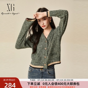 xg雪歌2024秋冬新款 女XJ411096A540 显瘦正肩休闲短款 V领针织开衫