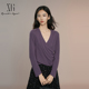 XG雪歌2025秋气质V领交叠前襟高智通勤百搭长袖 T恤女XK301006A403