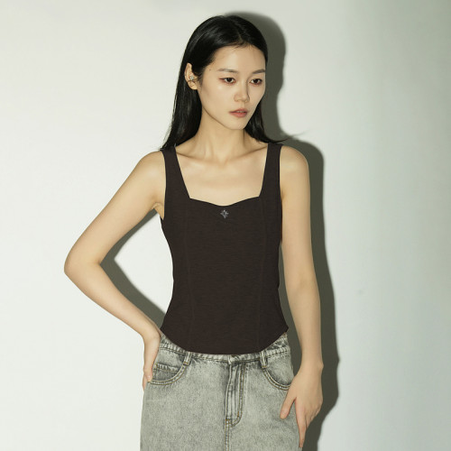 XG雪歌2026夏方领收腰背心女夏短款显瘦无袖内搭上衣XL222005A190