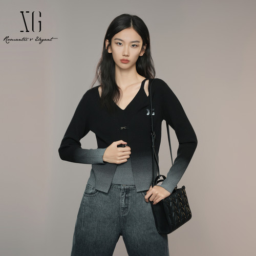 XG雪歌2025秋miu系通勤修身百搭渐变假两件针织衫女XK311041B490