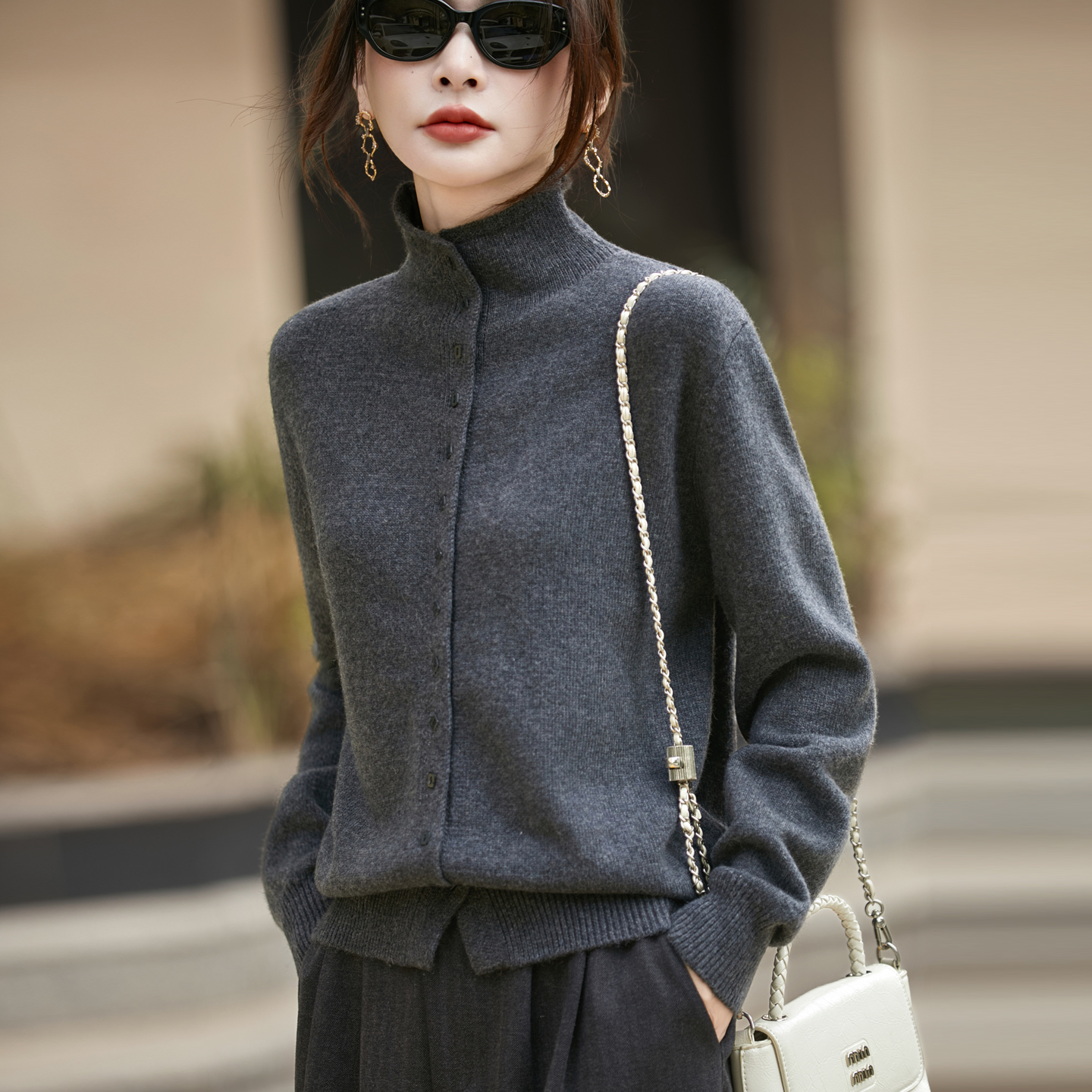 老钱风半高领针织开衫女灰色毛衣外套2025新款法式高端显瘦打底衫