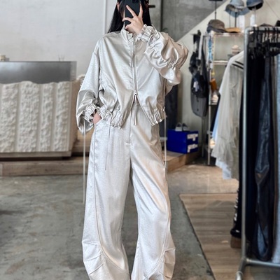 宽松垂坠感皮革纹理缎面运动长裤