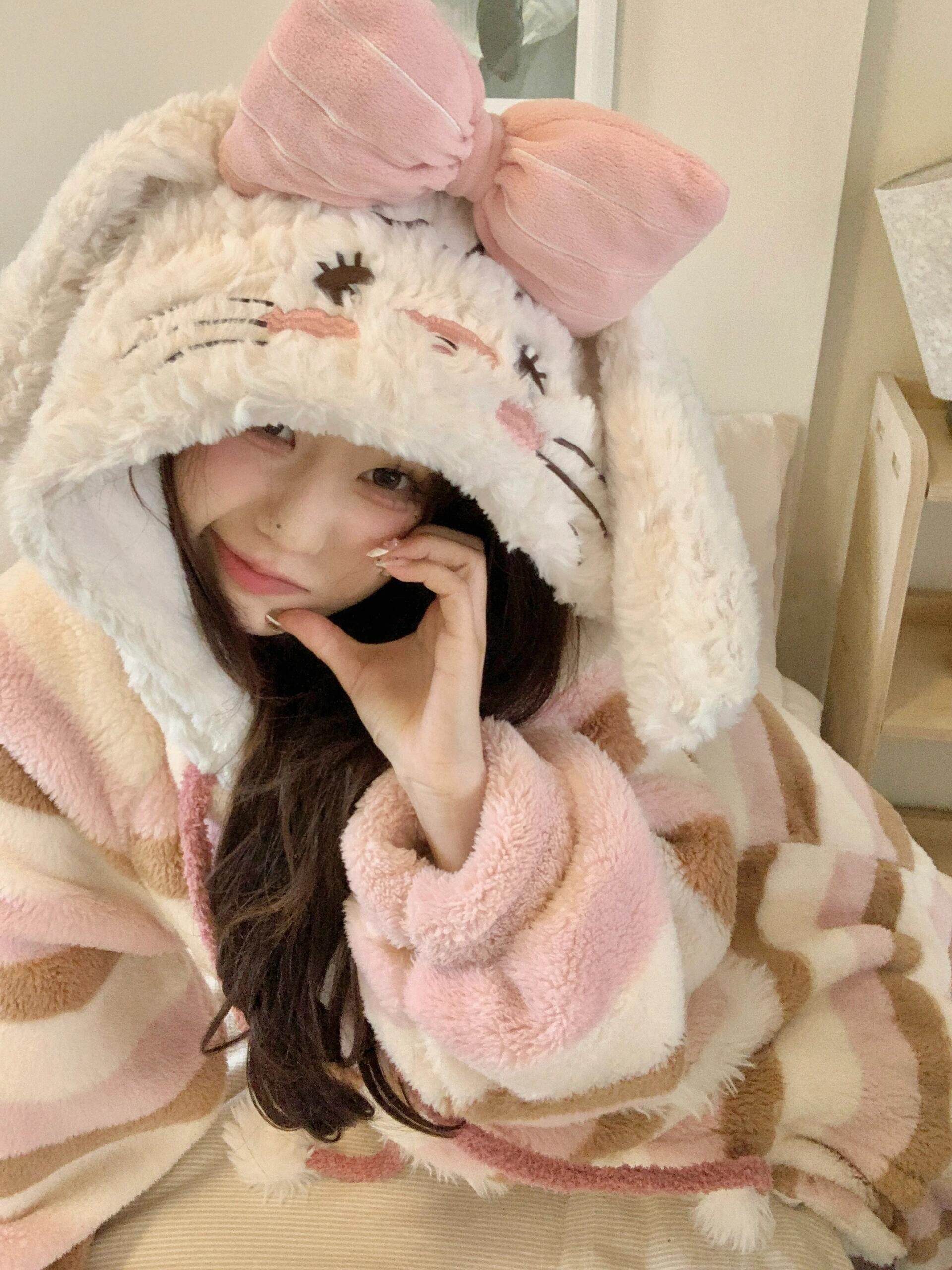 CARTOON BUNNY HOODED CORAL VELVET PAJAMAS WOMENS WINTER 2024 NEW PLUSH PAJAMAS LOUNGEWEAR NIGHTDRESS