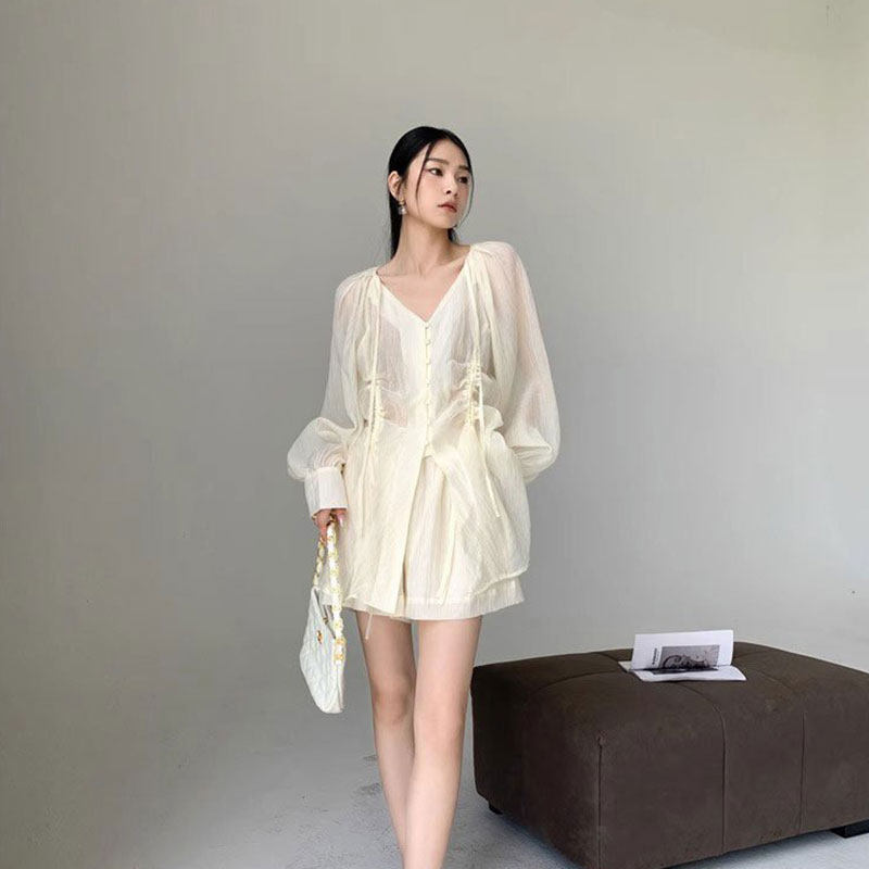 盐系长袖防晒两件套装泡泡袖抽绳系带显瘦衬衫上衣高腰休闲短裤女