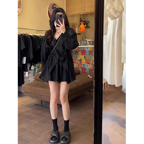 春款女装2025年新款时尚潮流套装V领衬衣+松紧腰短裤防晒两件套潮