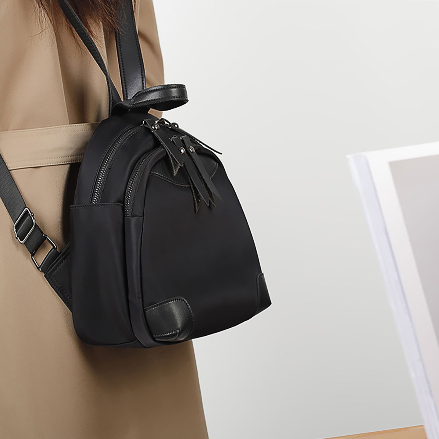 女士轻便小双肩包高端精致小包包