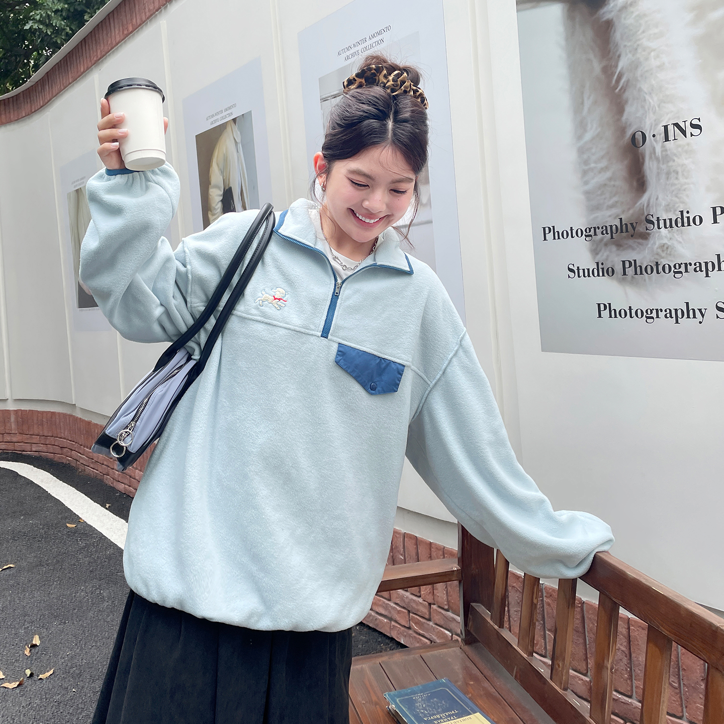 欧尼不胖新款炸街独特漂亮上衣秋冬大码胖mm半拉链polo领撞色卫衣