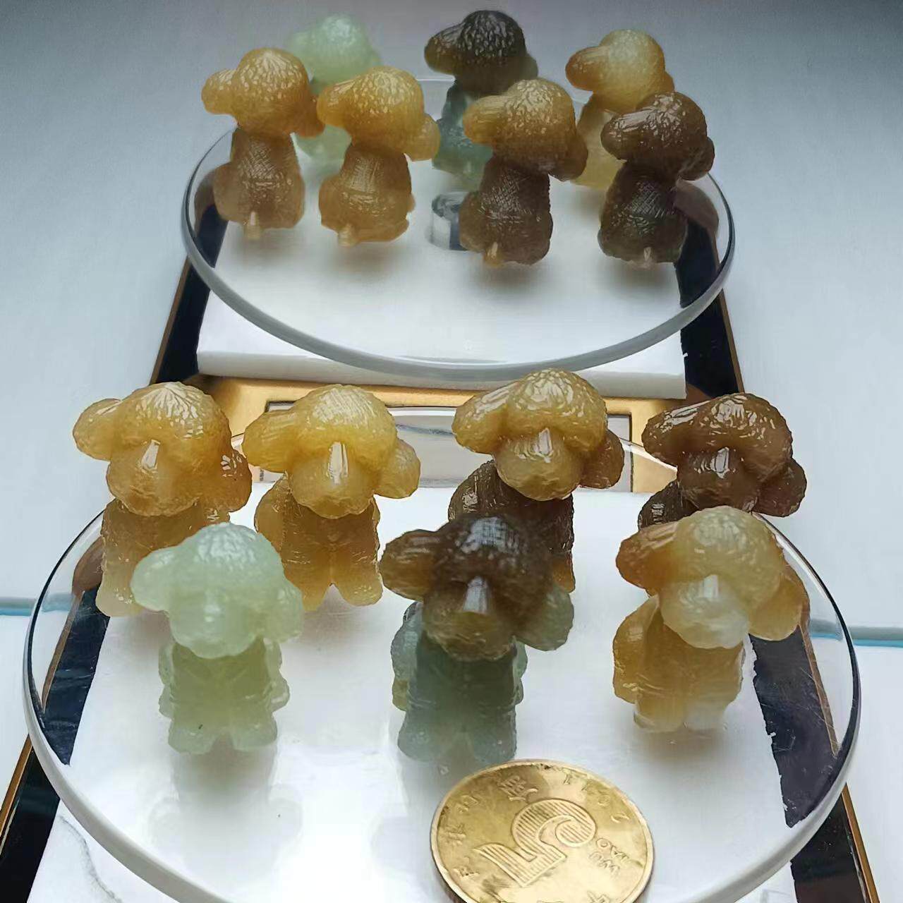 天然新疆和田玉且末玉吊坠