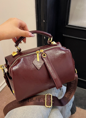 2024新款高级感大容量女包波士顿复古小方包女斜跨软皮百搭单肩包