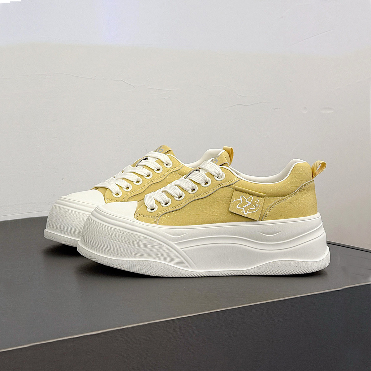 【运费险三包】超轻便5CM增高厚底亮片真皮小白鞋女2026春季新款