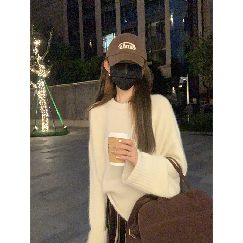 大小姐77圆领通勤白色毛衣