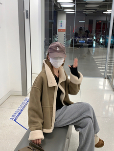 大小姐77时髦可可爱爱翻领羊羔毛皮毛一体宽松休闲机车短外套上衣