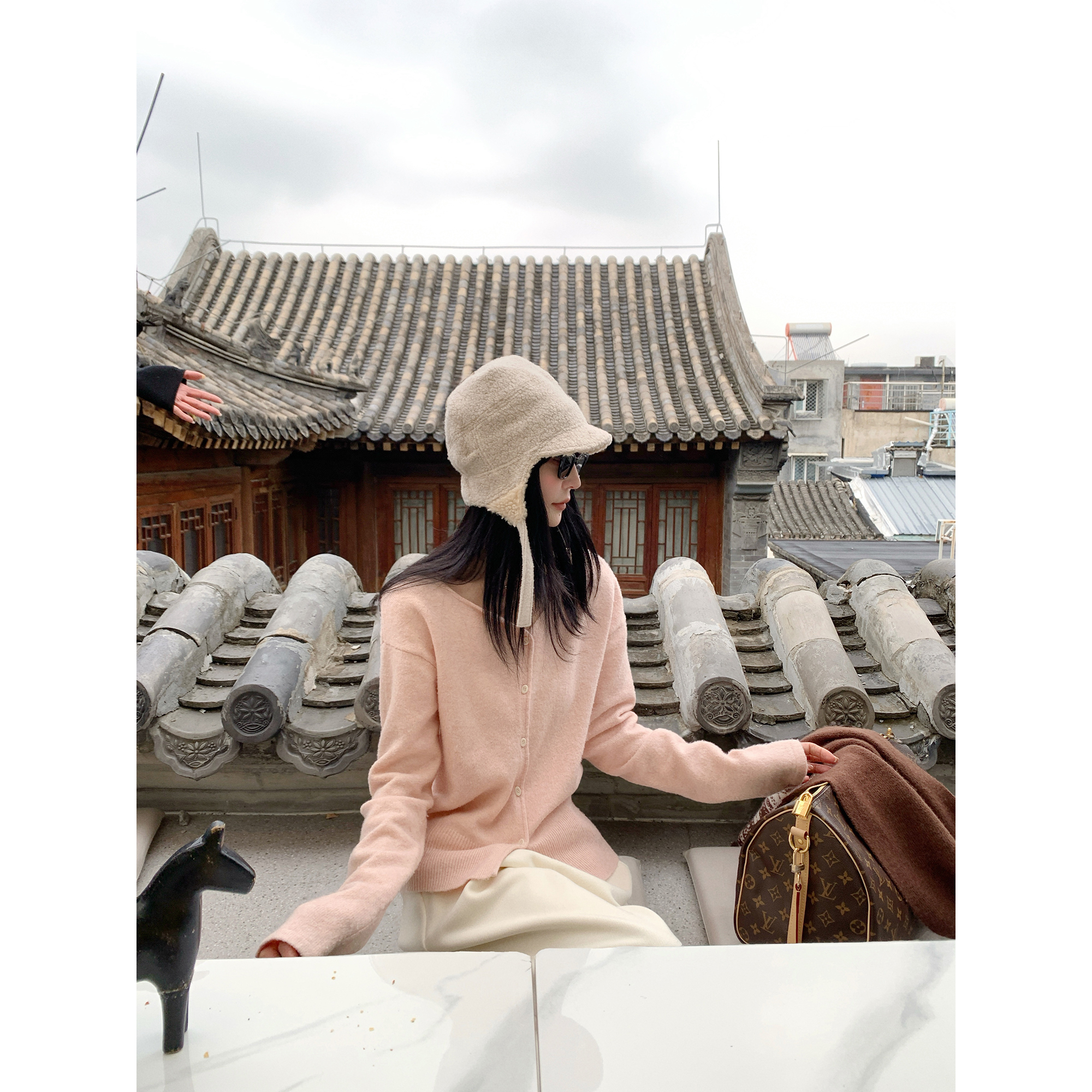 大小姐77“奶油雪山”羊毛混纺V领显瘦波浪柔软亲肤针织毛衣开衫