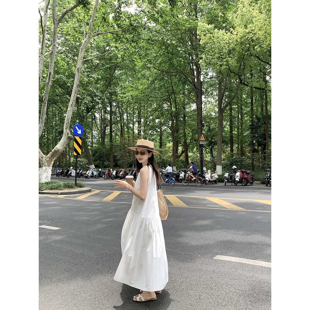 大小姐7松弛慵懒感小众设计夏季白色时装感宽松A字伞裙长裙连衣裙