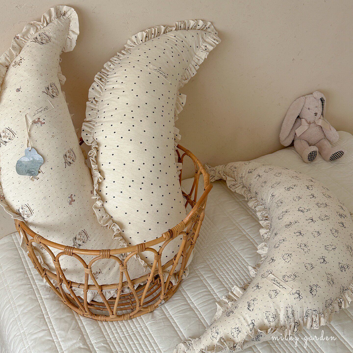 复古法式月牙款抱枕月亮安抚抱枕