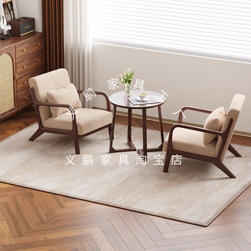 阳台休闲区布置小型桌椅套装