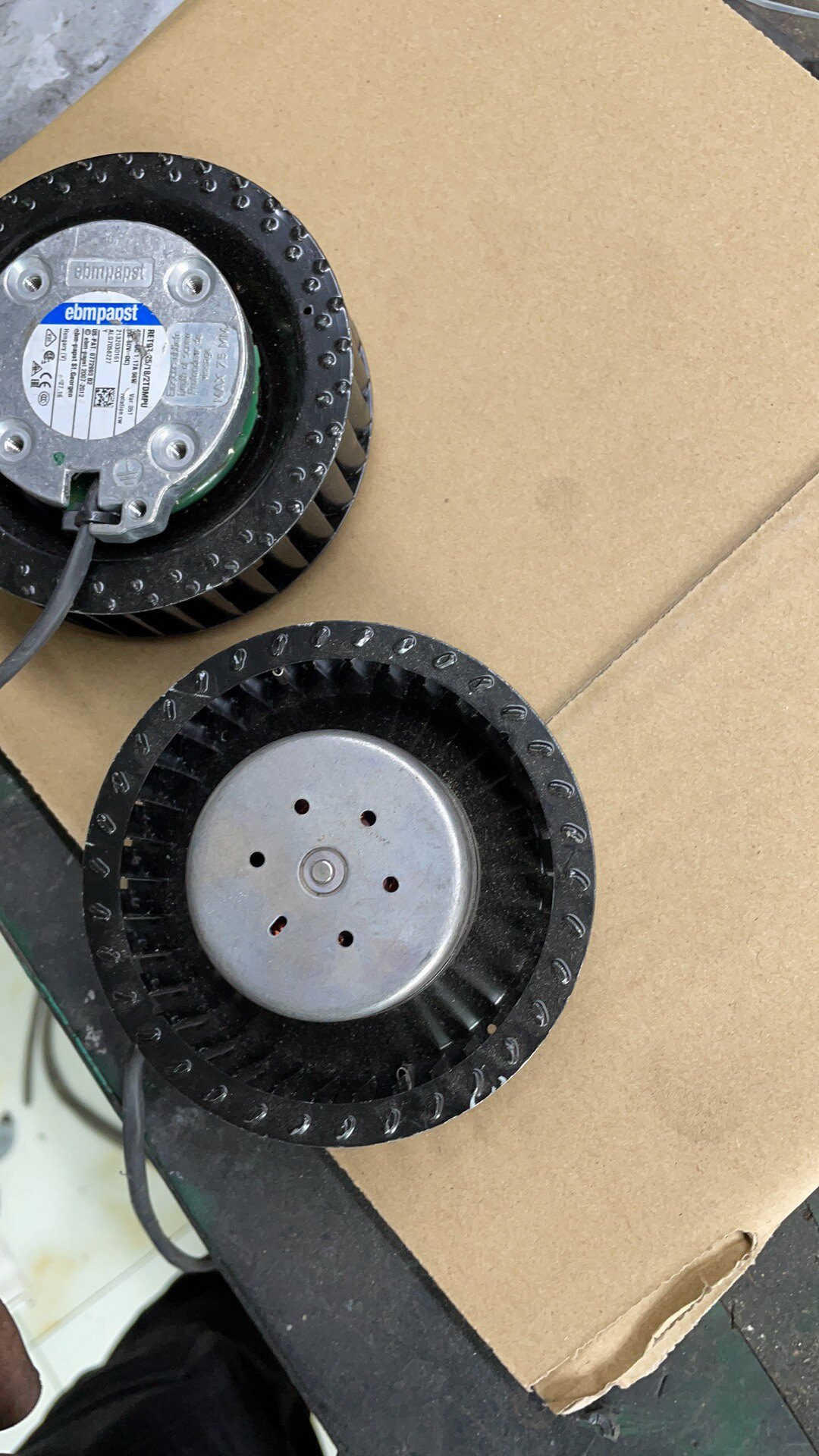 R2E146-AI77-13 230VAC 德国ebmpapst 离心机风轮133-/140-160