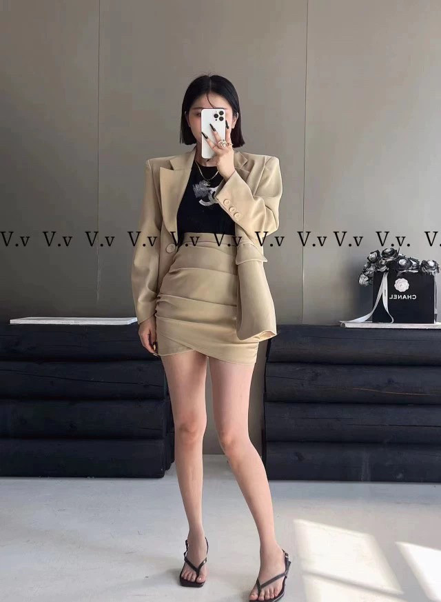 2025秋新款韩国东大门高级质感休闲西服+褶皱包臀半裙套装辣妹