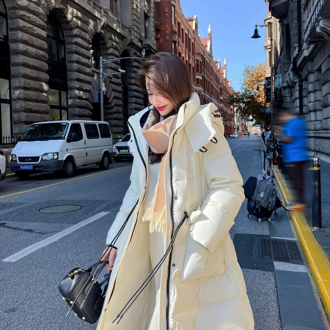 白鸭绒羽绒服女中长款白色冬季韩版爆款抽绳收腰过膝外套