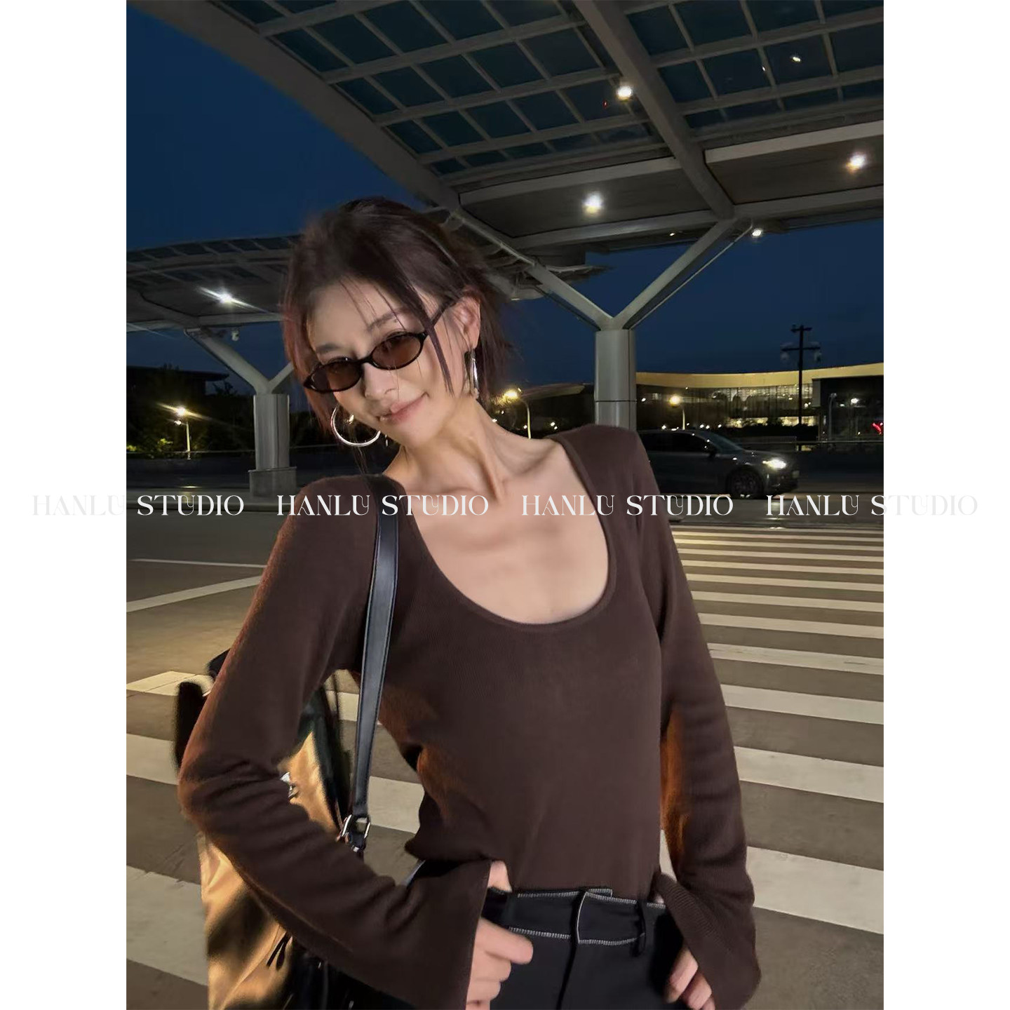 HanLu studio超细“面膜针织”绵羊毛前后两穿圆领咖色长袖打底