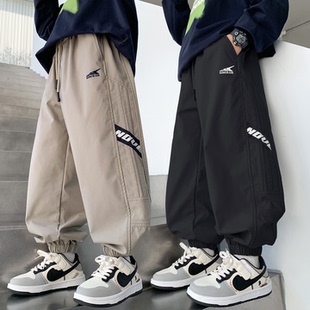 男童裤子春秋款2026新款儿童工装裤春季中大童男孩运动裤帅气时髦