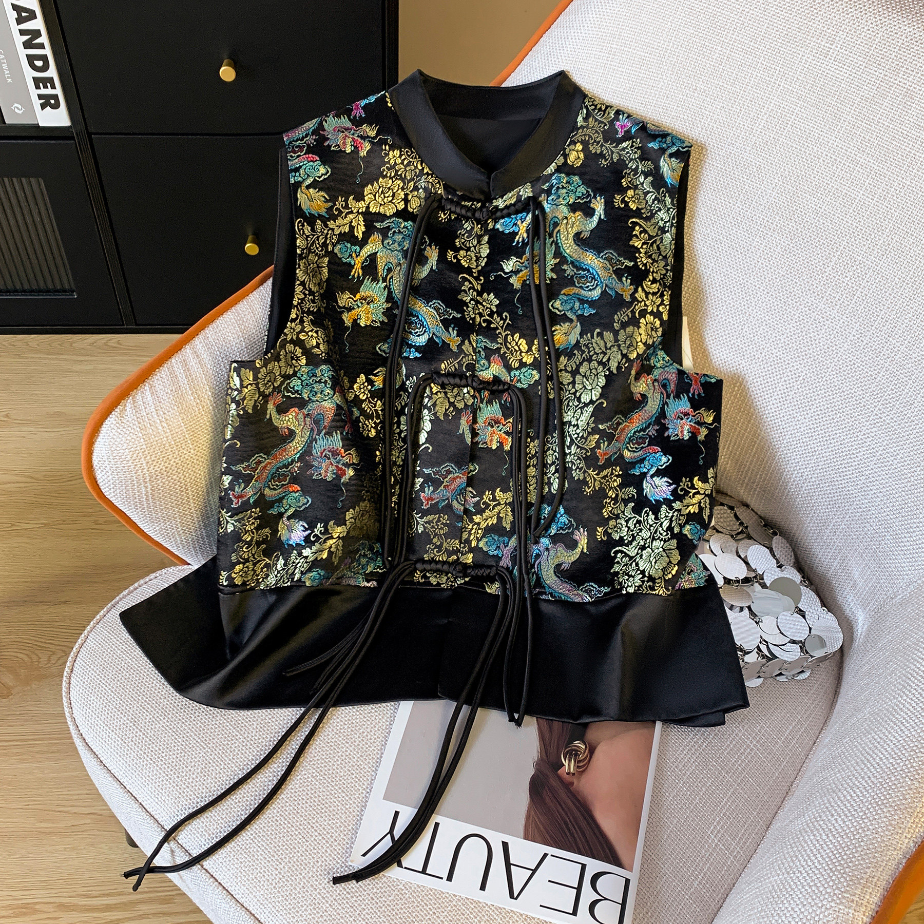 2024 NEW NATIONAL STYLE RETRO BUCKLE WOVEN GOLD DRAGON PATTERN SATIN EMBROIDERED VEST CHINESE TANG COSTUME VEST SHORT JACKET WOMEN