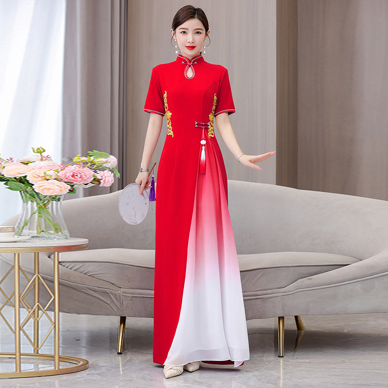 중국 스타일 CHEONGSAM CATWALK 무대 공연 의류 2023 새로운 어머니 의류 하이 엔드 복고풍 수 놓은 드레스