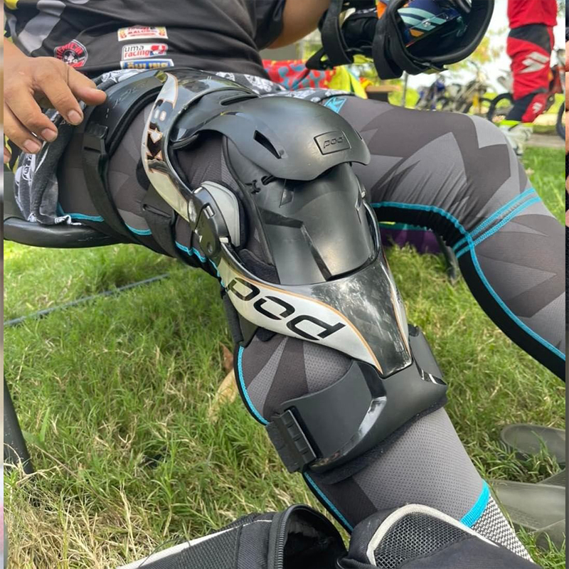 pod越野摩托车护膝机械腿活动轴护腿碳纤维防扭支架滑雪林道K4 K8