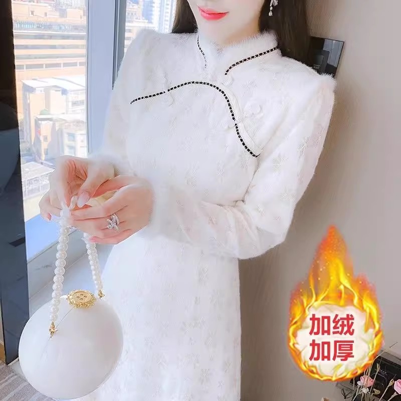 蕾丝加绒连衣裙子女秋冬装2026年新款高级感气质收腰显瘦打底仙女