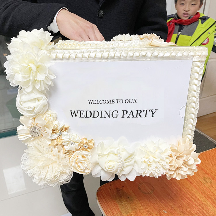 出品至国外的白色礼金箱抽奖箱图片