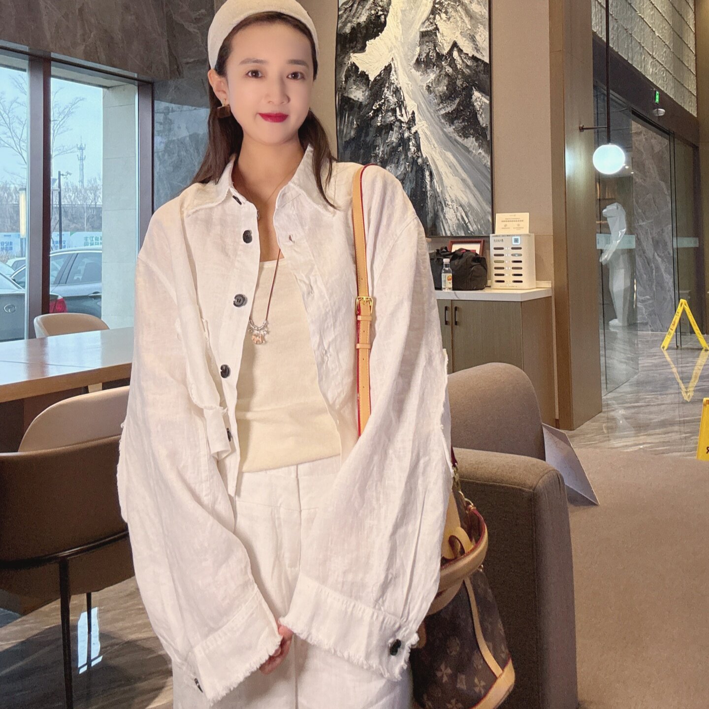 春季新款轻薄亚麻衬衫领短外套女图片