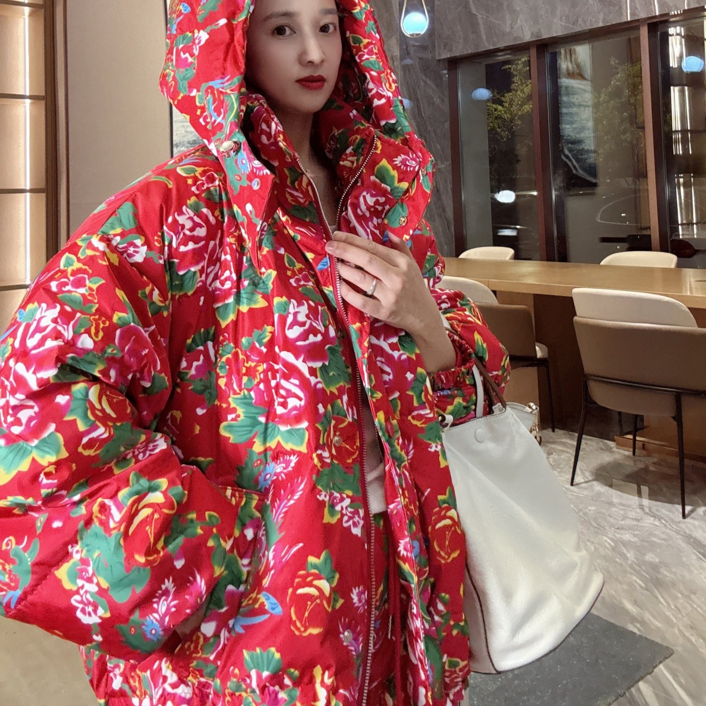 连帽羽绒服女款冬季中长款洋气东北大花欧货高级感时髦白鸭绒外套