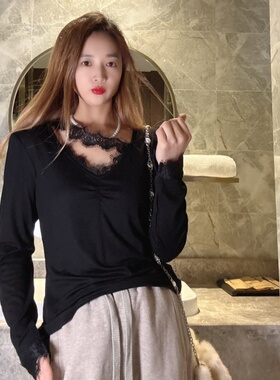 2025年流行打底衫女修身蕾丝领洋气时髦春秋网红炸街独特漂亮小衫
