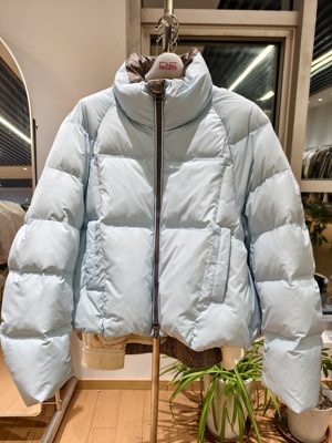 现货La谷女装2025年冬季新款浅蓝色短款羽绒服OCYY23XJ23
