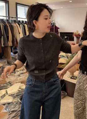 超有钱顶配开衫》春季新款93601超舒服圆领长袖打底衫修身羊毛衫