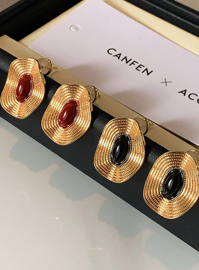 黑色珐琅椭圆耳钉2026新款爆款高级感耳环肌理圆盘宫廷风复古耳饰