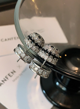 黑色满钻蘑菇头耳钉2025新款爆款高级感双面耳环设计中性朋克耳饰