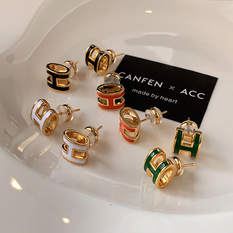 CANFEN设计感简约小巧字母H耳钉