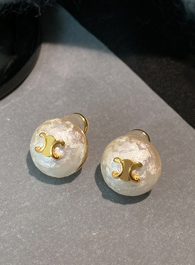 双C耳钉2026新款爆款珍珠耳环轻奢高级感纯银耳针法式小香风耳饰