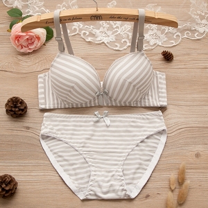 少女文胸无钢圈上薄下厚内衣初高中生定型大学生聚拢胸罩文胸套装