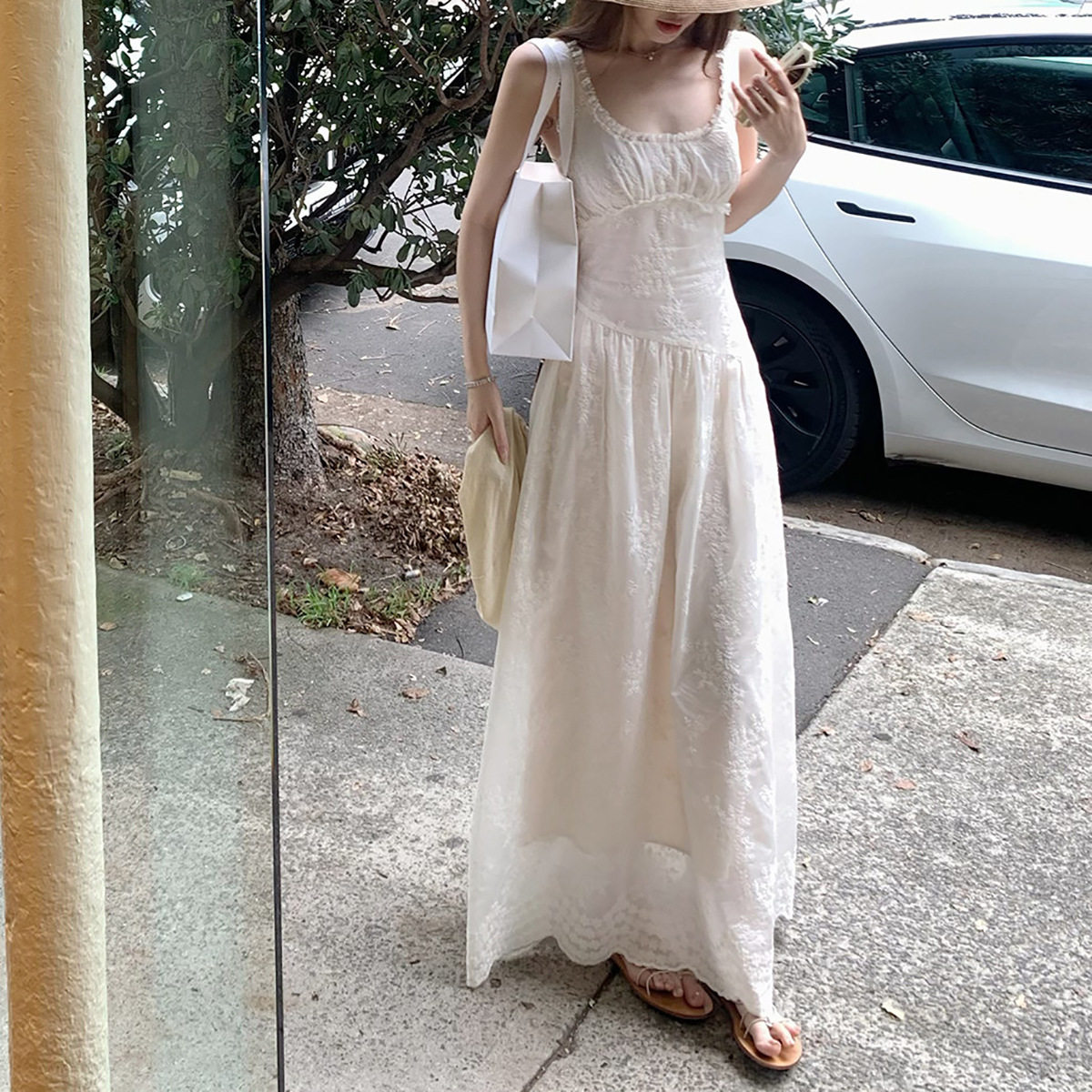 夏天你需要一条裙子～高品质冷冽美神精致蕾丝花边天丝刺绣吊带裙