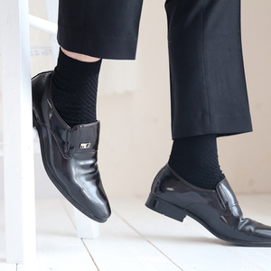 春夏季新品薄款男士竹纤维中筒袜商务休闲吸汗透气简约黑色袜子男