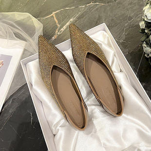 水钻尖头内增高女鞋2026新款配裙金色满钻平底鞋可踩后跟软底单鞋
