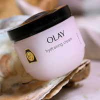 OLAY玉兰油滋润保湿霜100G男女抗干抗皱秋冬补水面霜港版香港进口