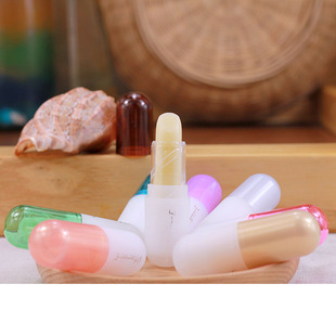 包邮 港货VE维E润唇膏3g青柠味高度保湿 维他命E护唇膏牛奶原味2支